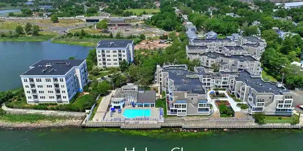 111 Harbour Close