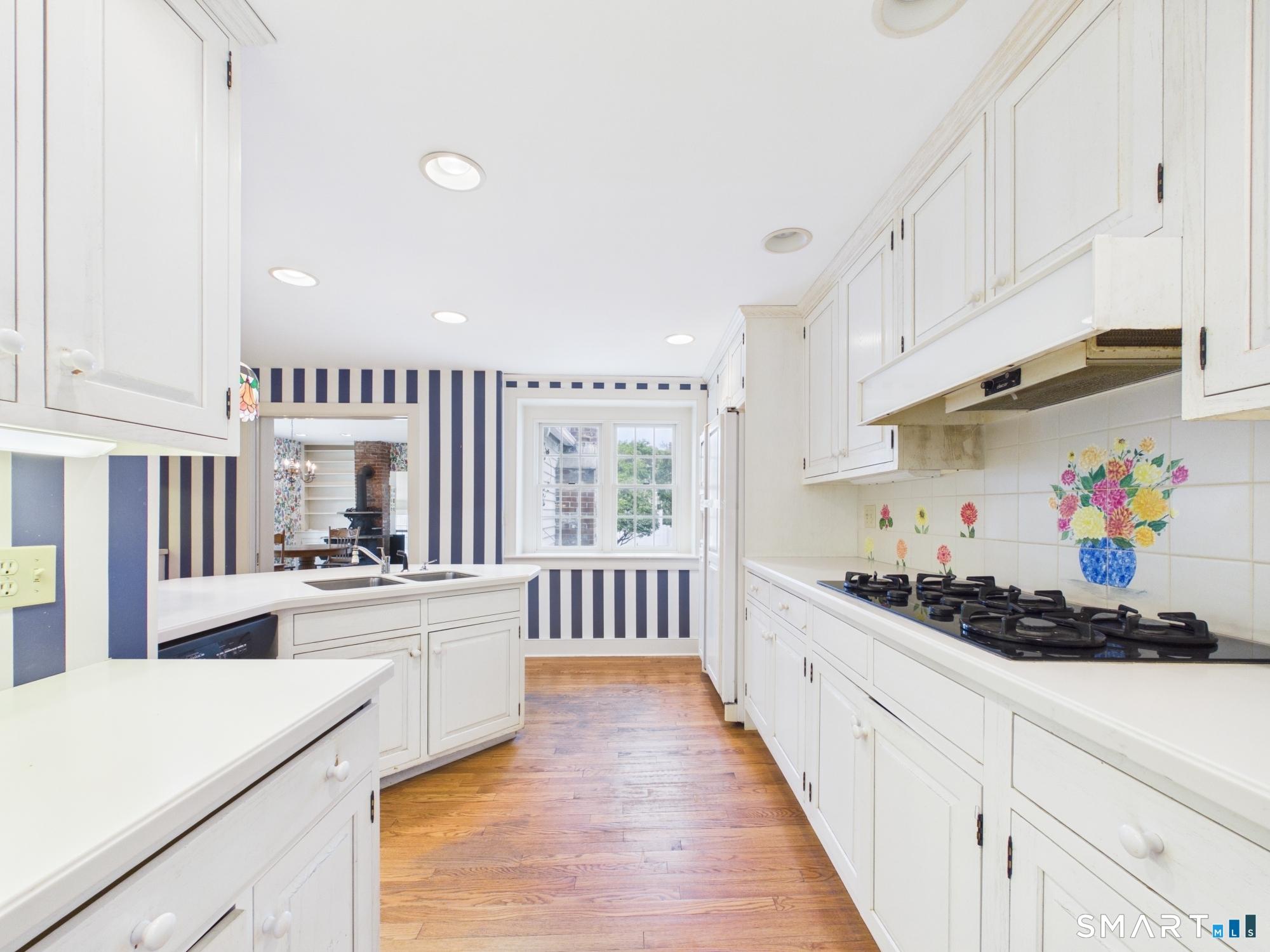 Image 4Kitchen