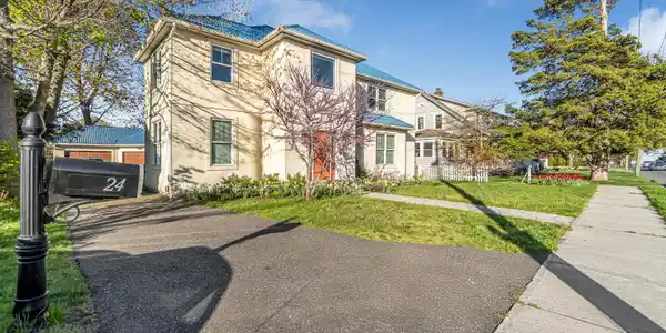 24 Anderson Avenue
