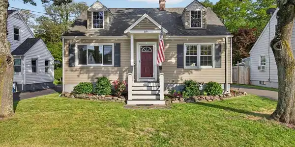 89 Burr Street