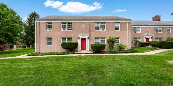 1084 East Main Street