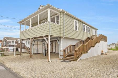 8 Tarpon Avenue