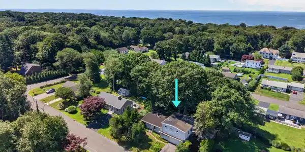 14 Perry Avenue