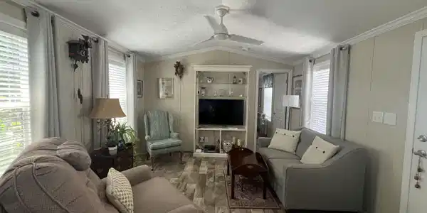 Image 4Living Room