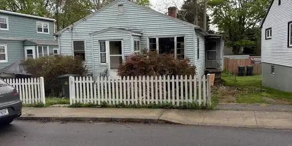 38 Robinson Street