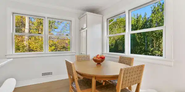 Image 4: Dining Area