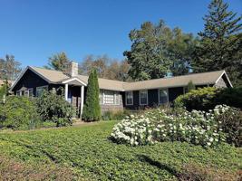 44 Middletown Avenue