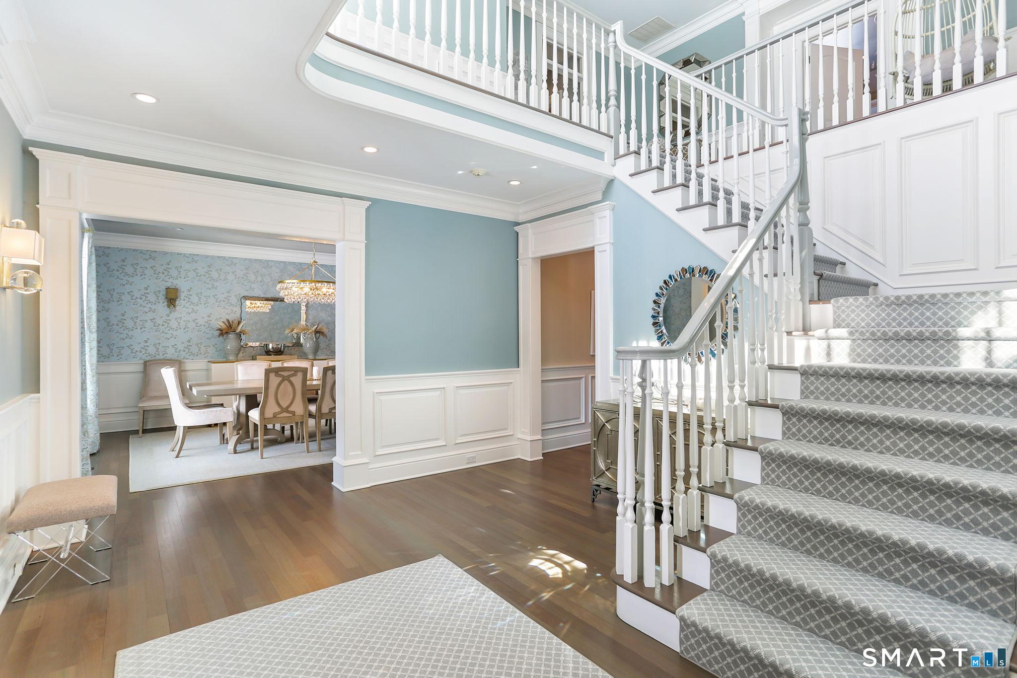 Image 4: Welcoming Foyer