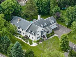 2 Vista Avenue