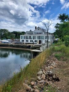 8 Cove Street
