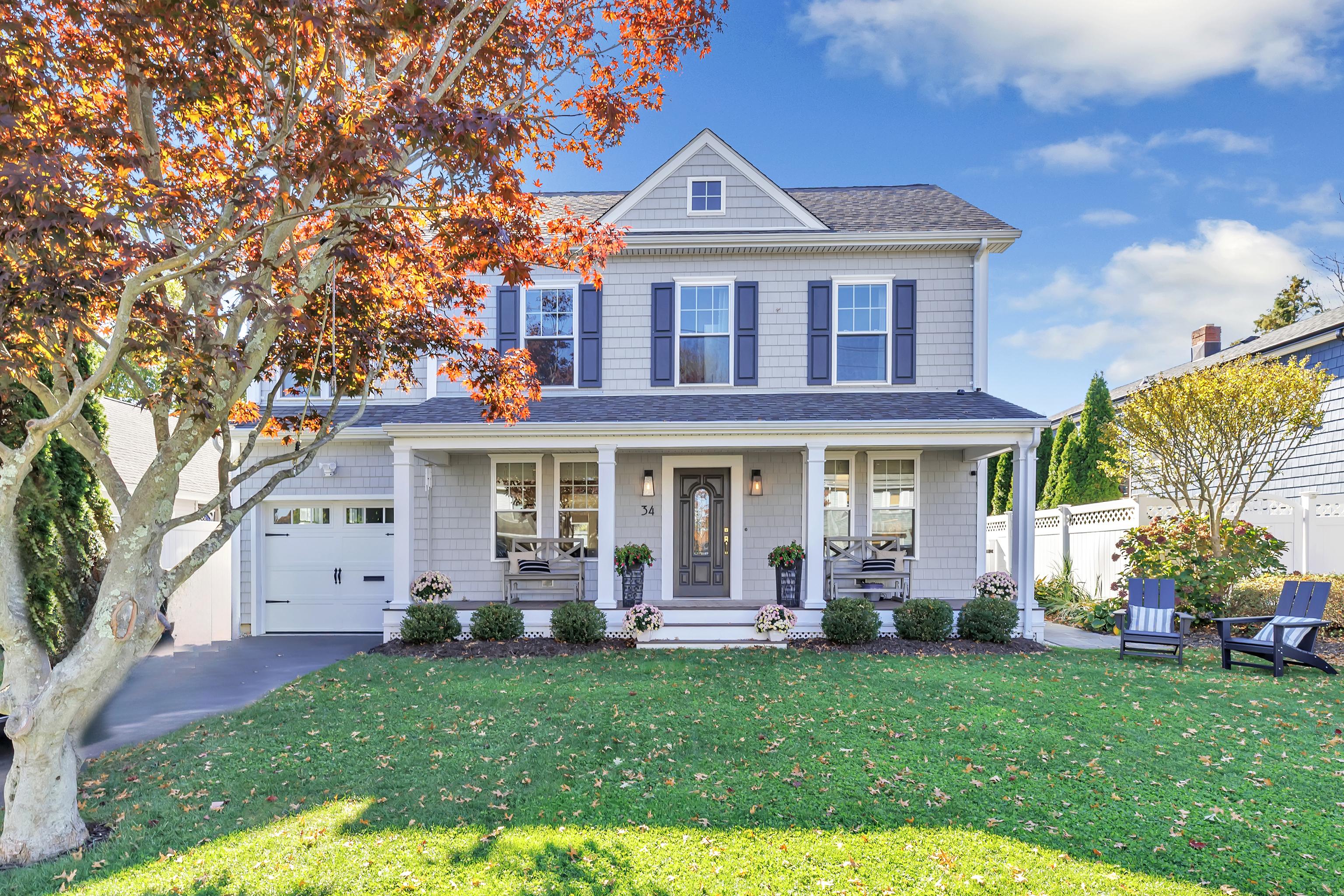 Image 2Front of House