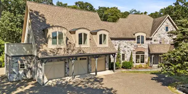 20 Lambs Way