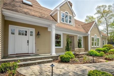 2 Cove Hill Road