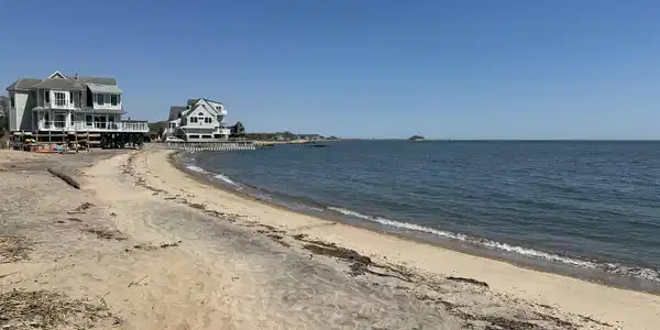 Image 4: Looking to the East at the private association beach.