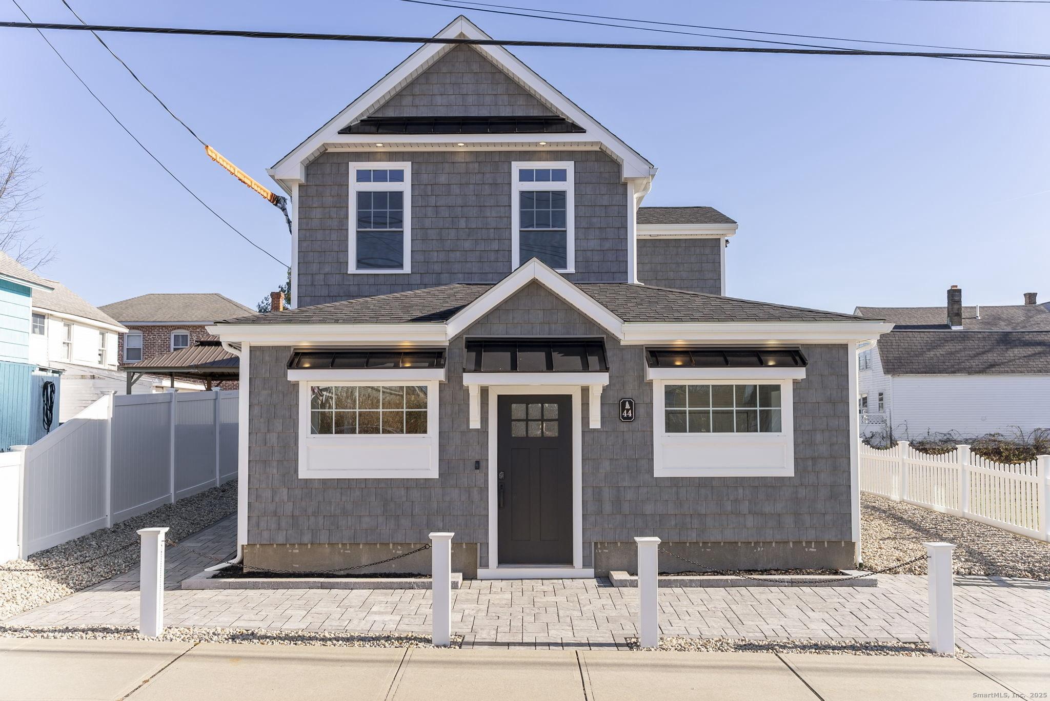 Image 1Front of House