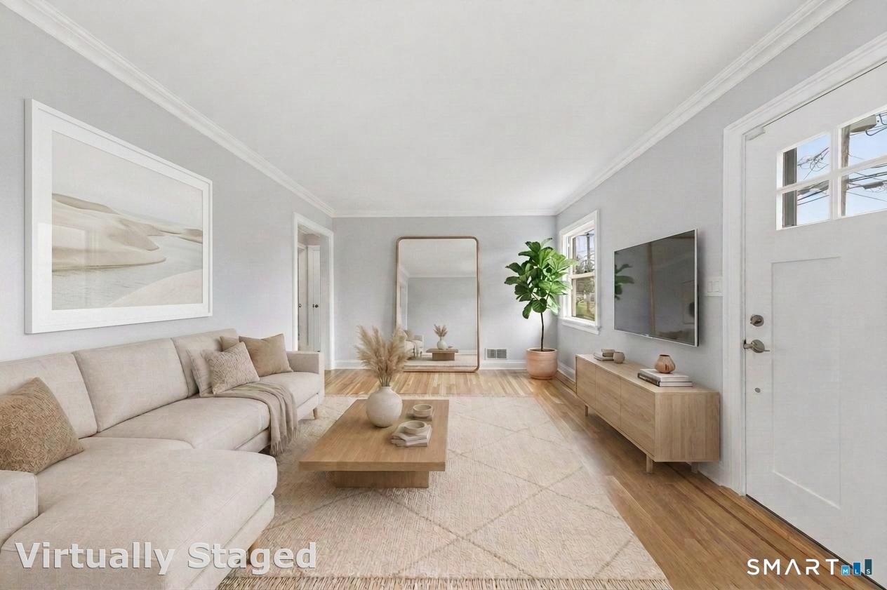 Image 4Family Room