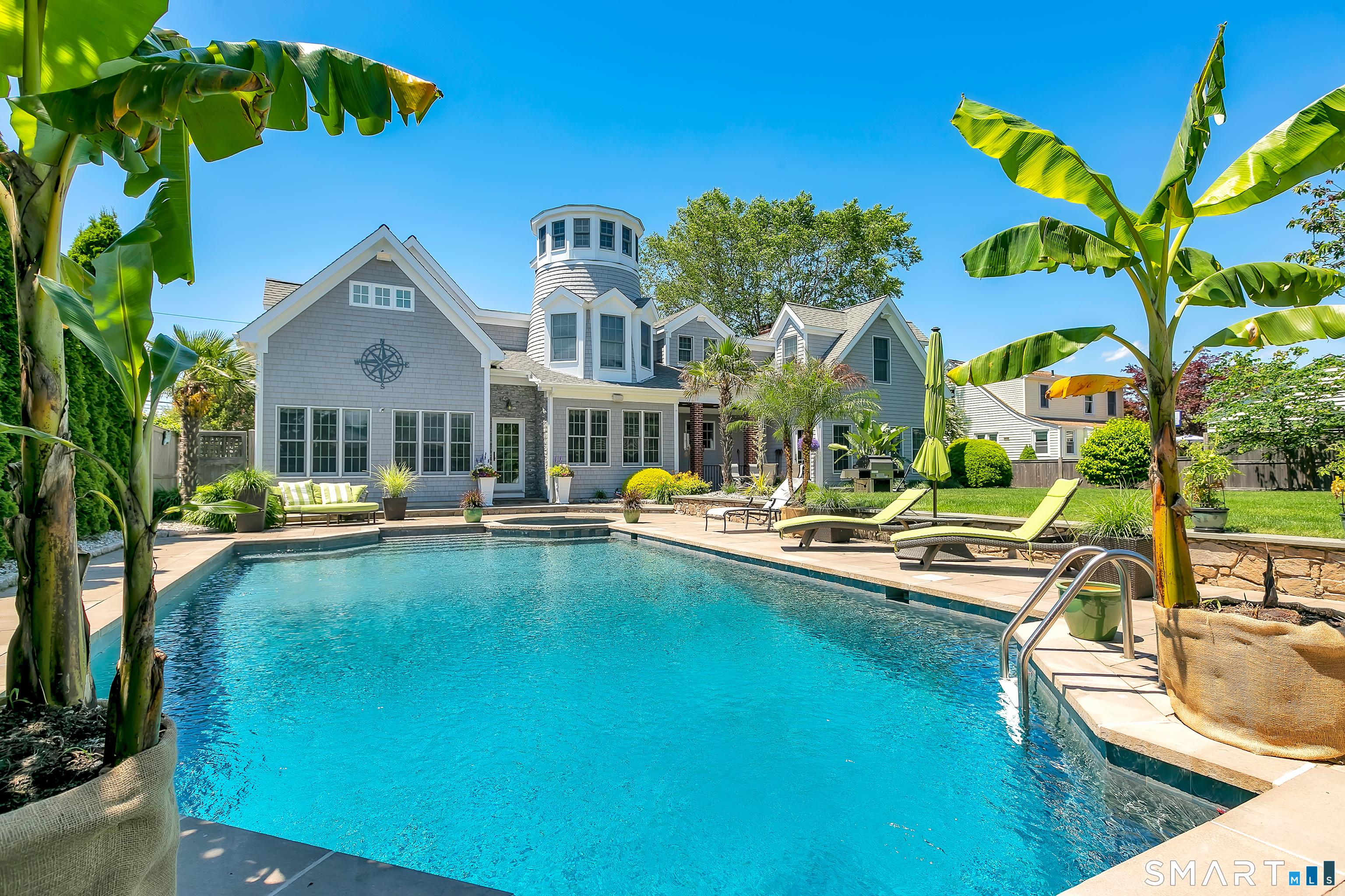 Image 4: Incredible summer oasis