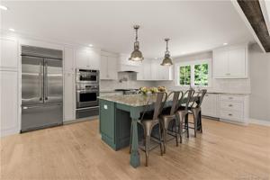 4 Hedgerow Lane