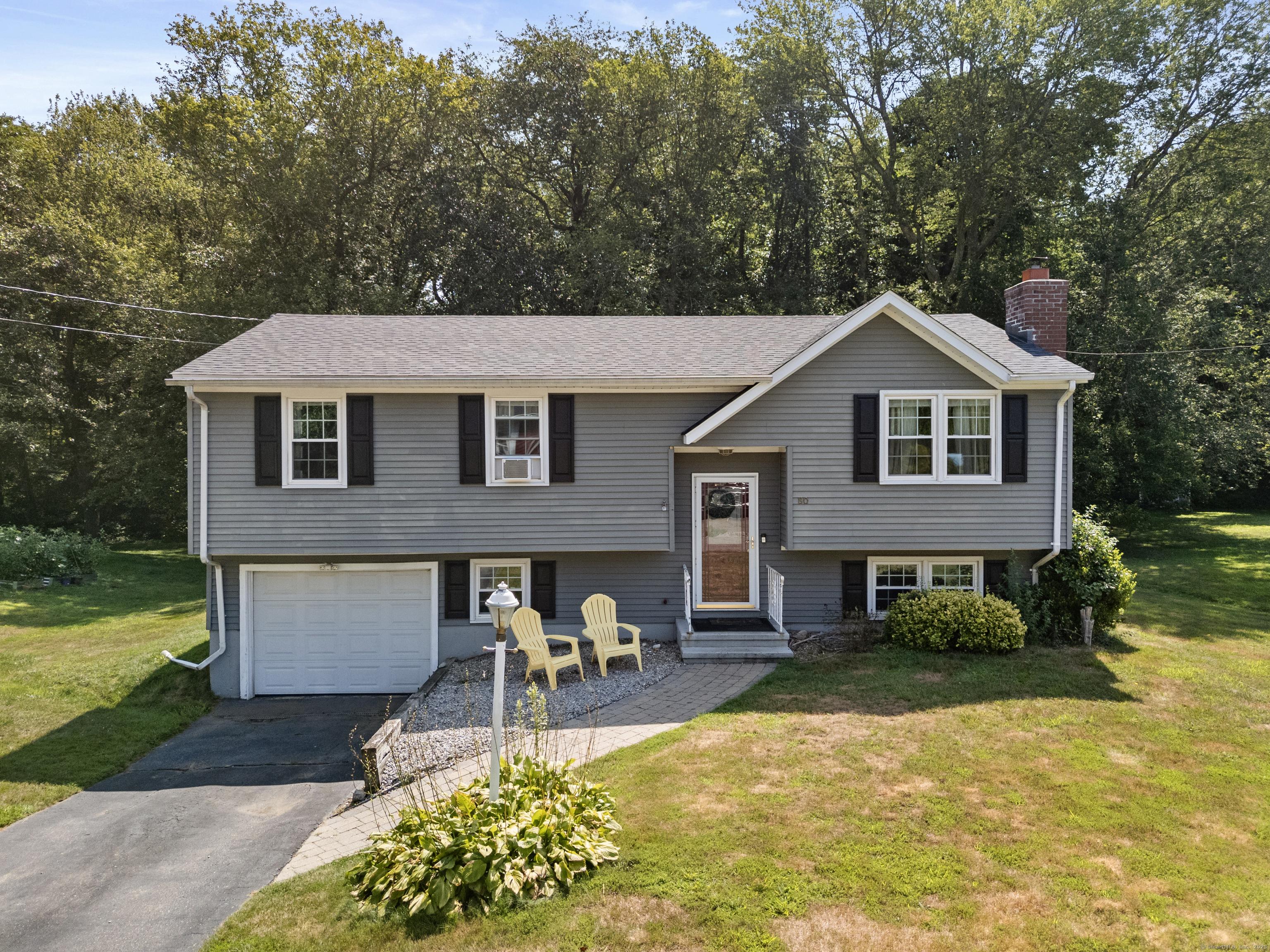 Image 1Front of House