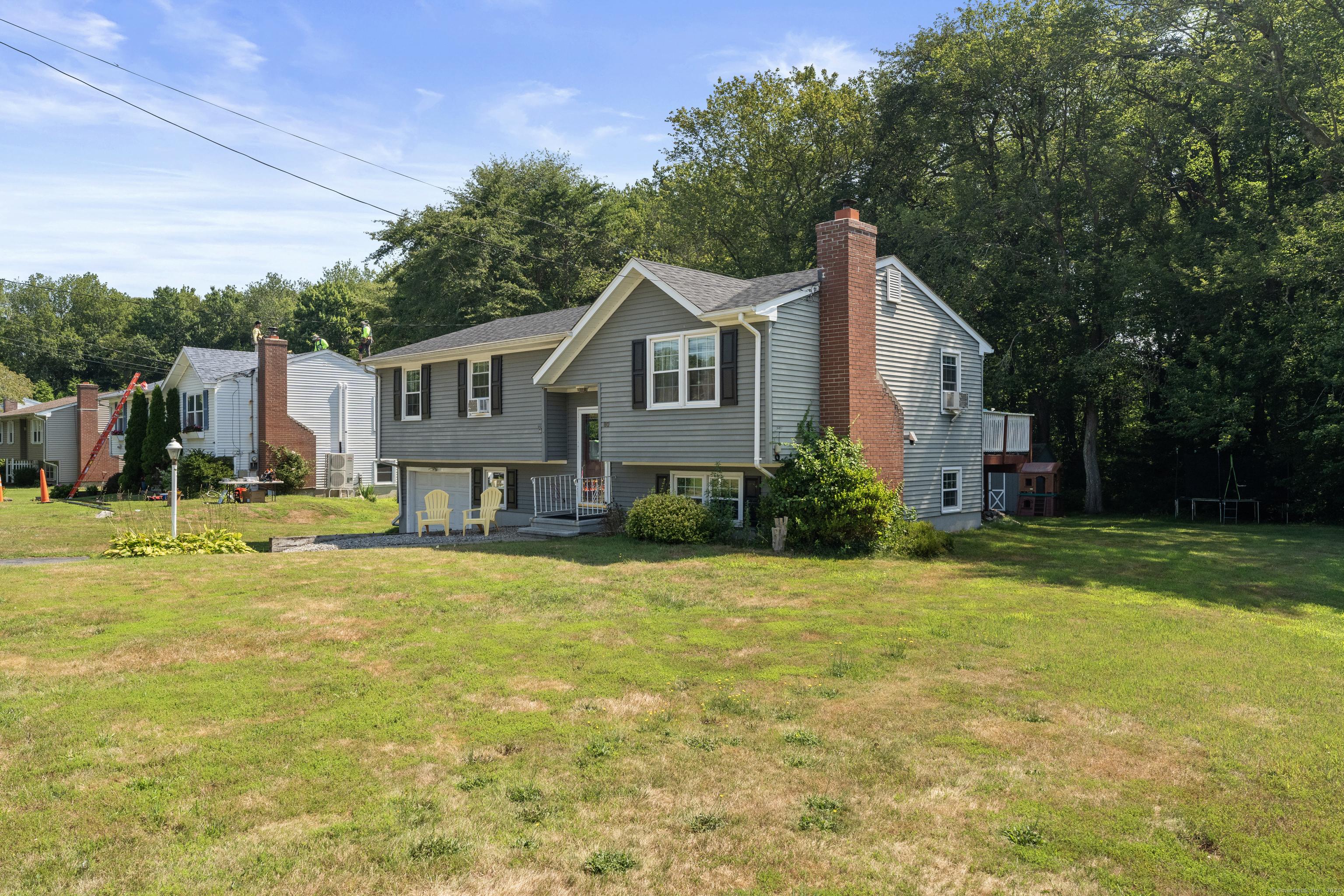 Image 4Side Yard