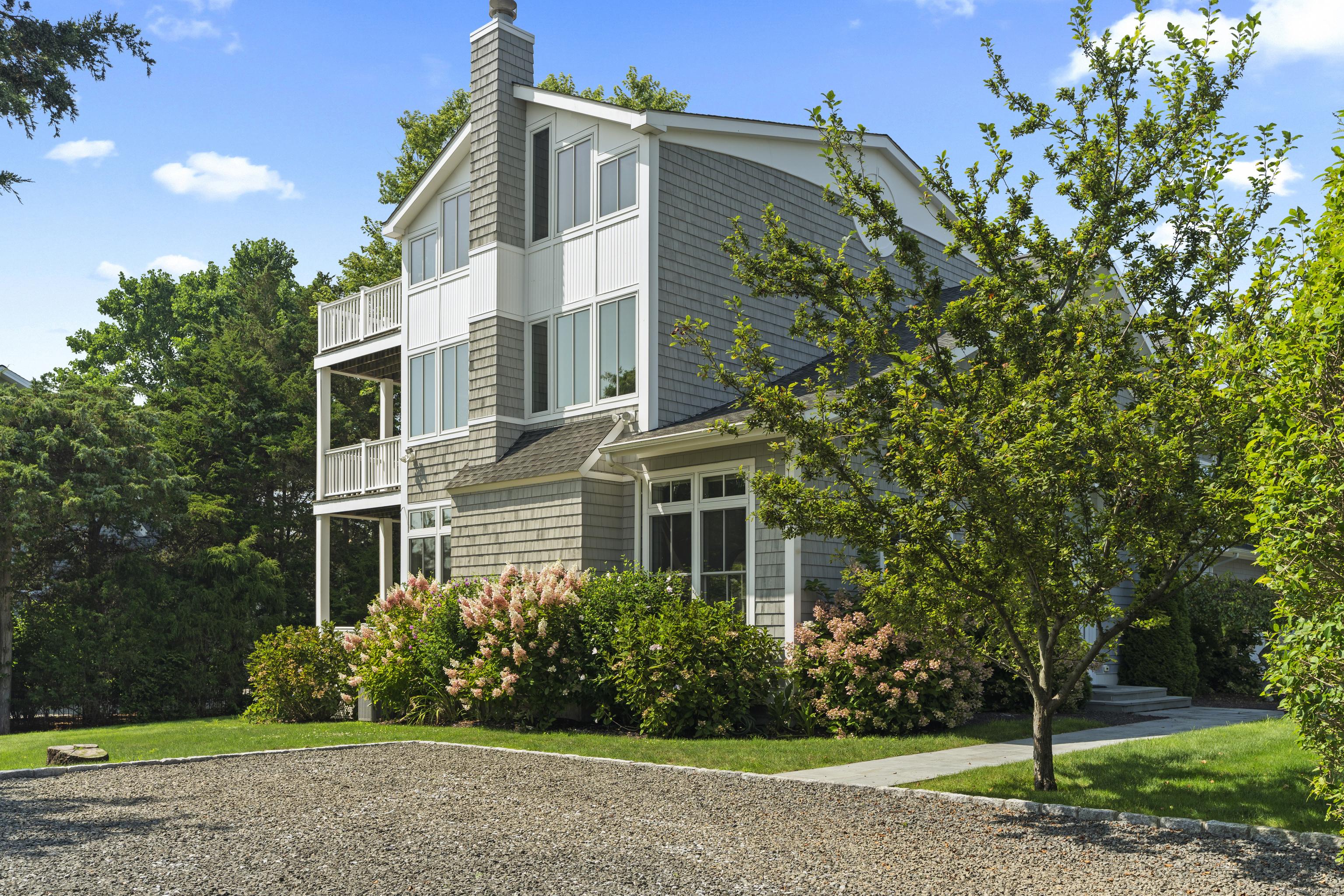Image 4Side Yard