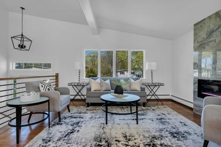 6 Tudor Court East