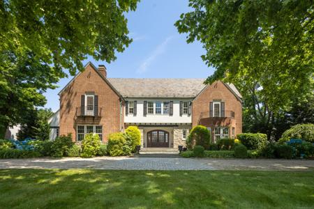 34 Saddle Rock Road
