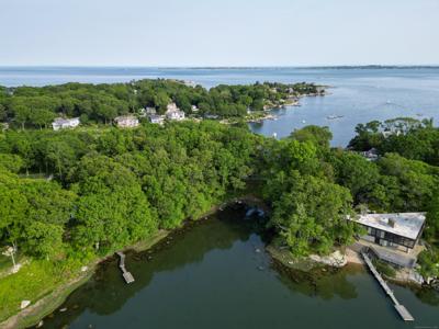 28 Money Point Road