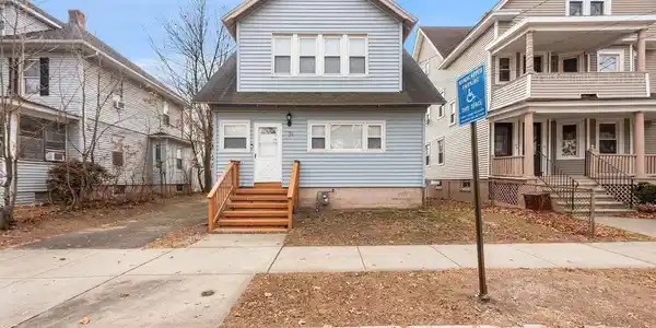 39 Irvington Street