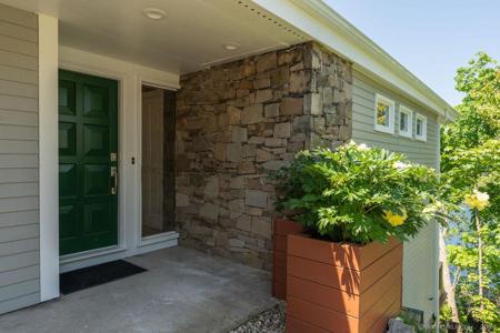 18 Lakeview Circle