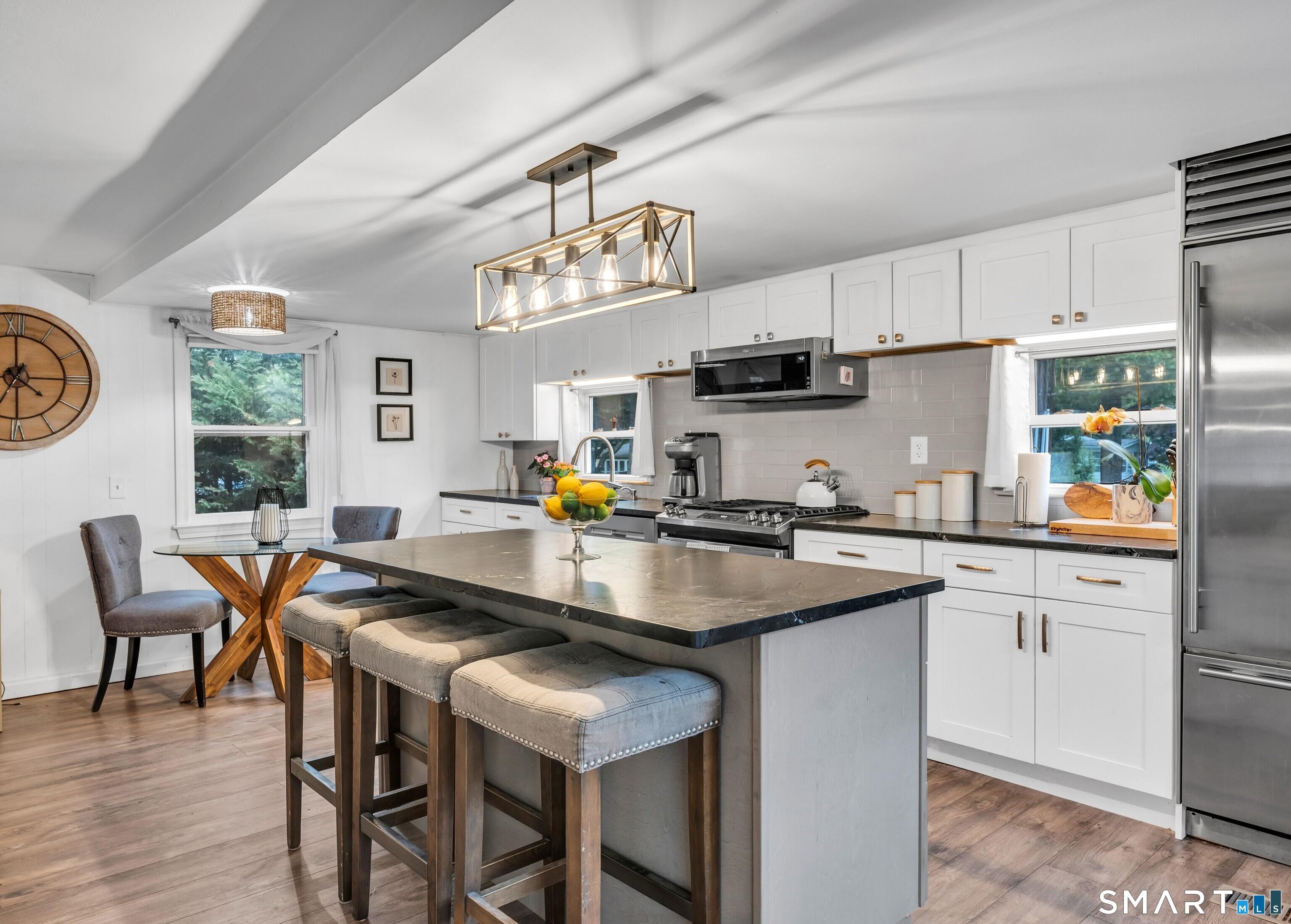 Image 3Kitchen: Large Kitchen Island with Quartzite Counters