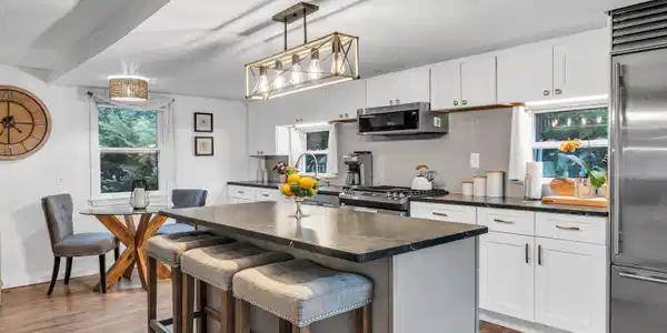 Image 3Kitchen: Large Kitchen Island with Quartzite Counters