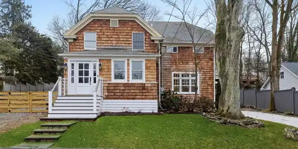 22 Harstrom Place