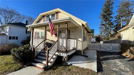 31 Farmington Avenue