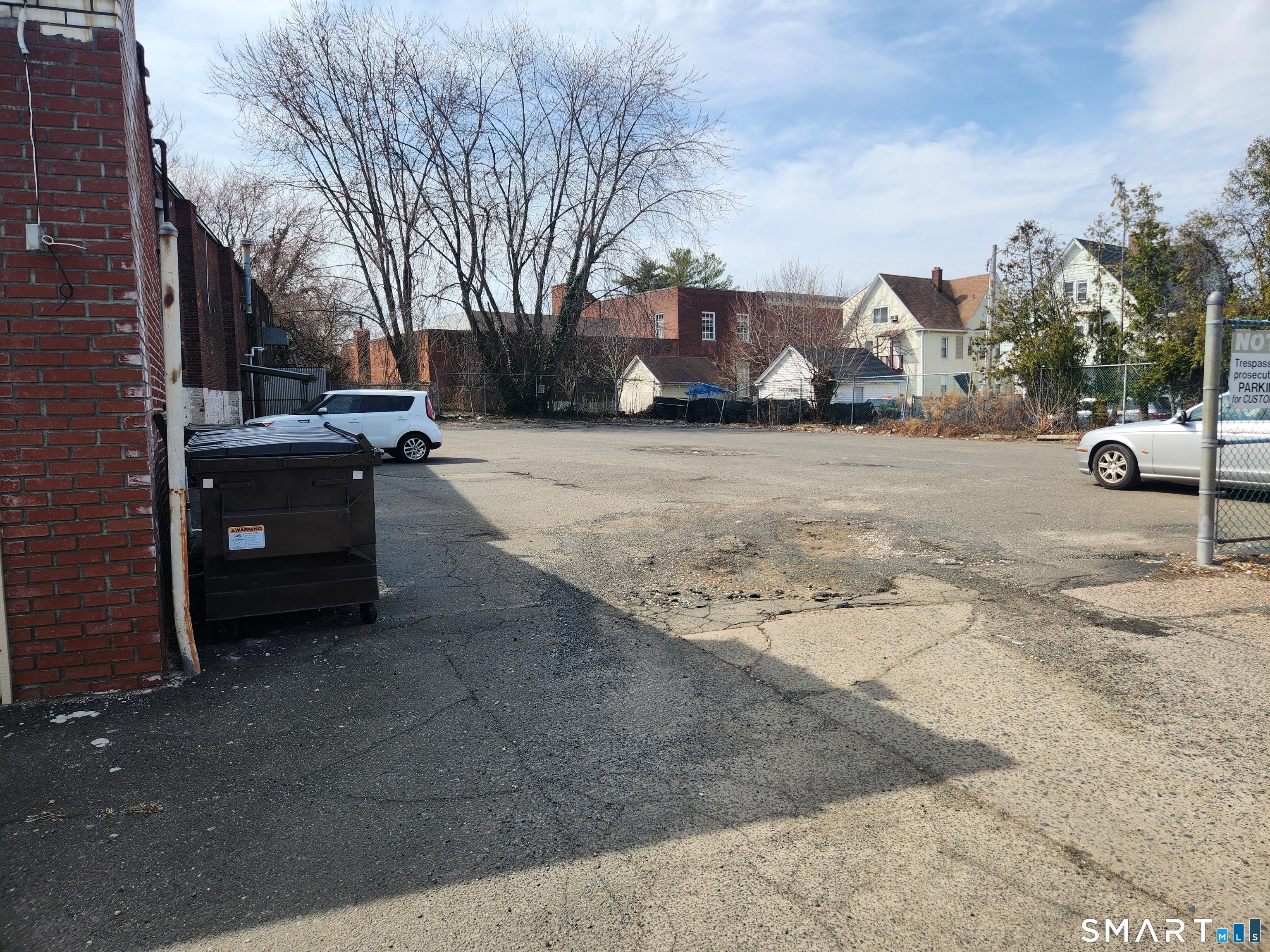 Image 3: Parking lot