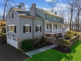 4 Green Beach Drive