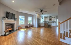 10 Derby Avenue