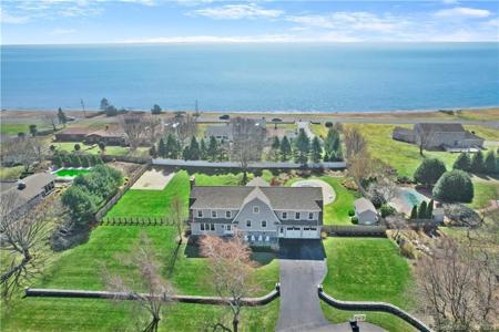 25 Bayview Boulevard