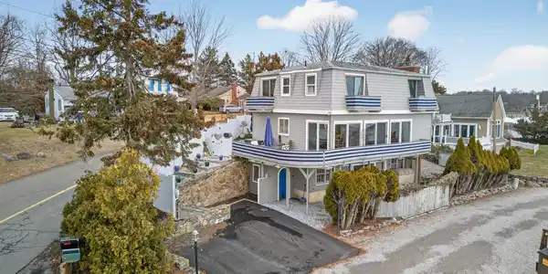 40 Hammock Road South