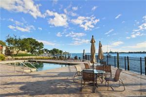 100 Seaview Avenue