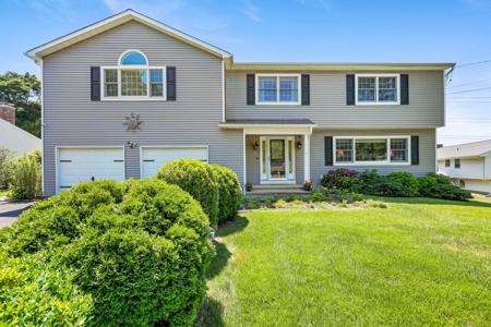 7 Woodchuck Court