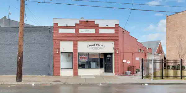 6 Woodward Avenue