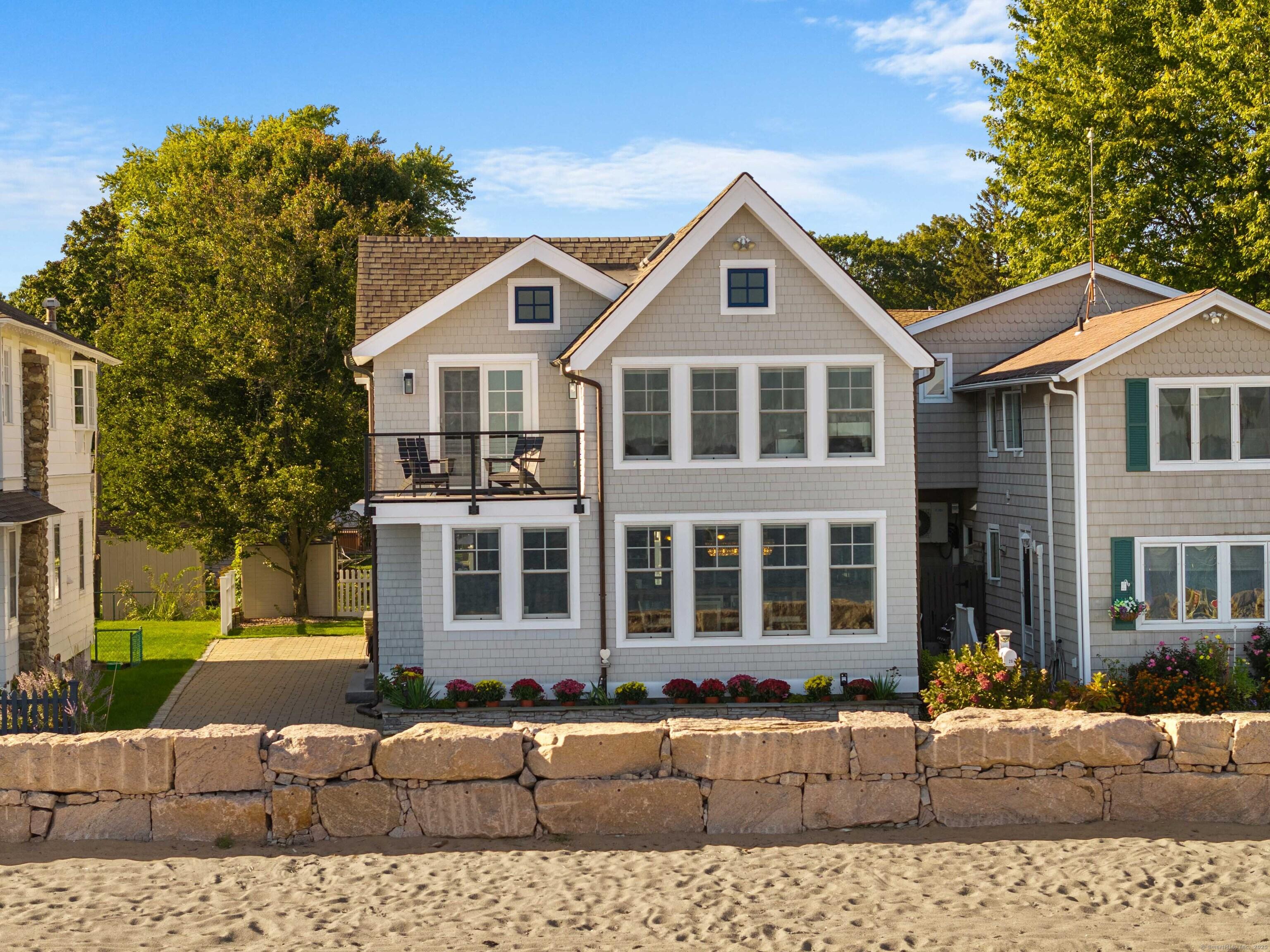 Image 2: Welcome home to your oasis