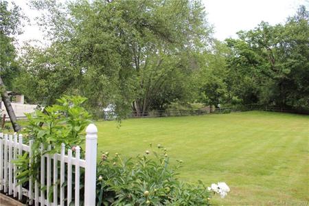384 Greens Farms Road