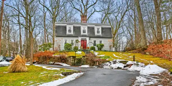9 Hollow Spring Road