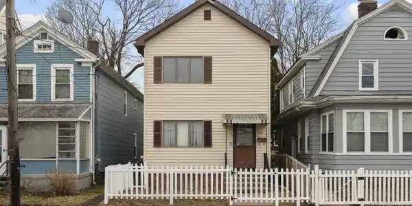 30 Hallock Avenue