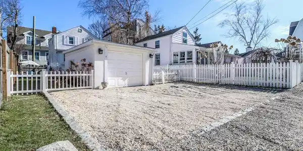 7 Rowland Place