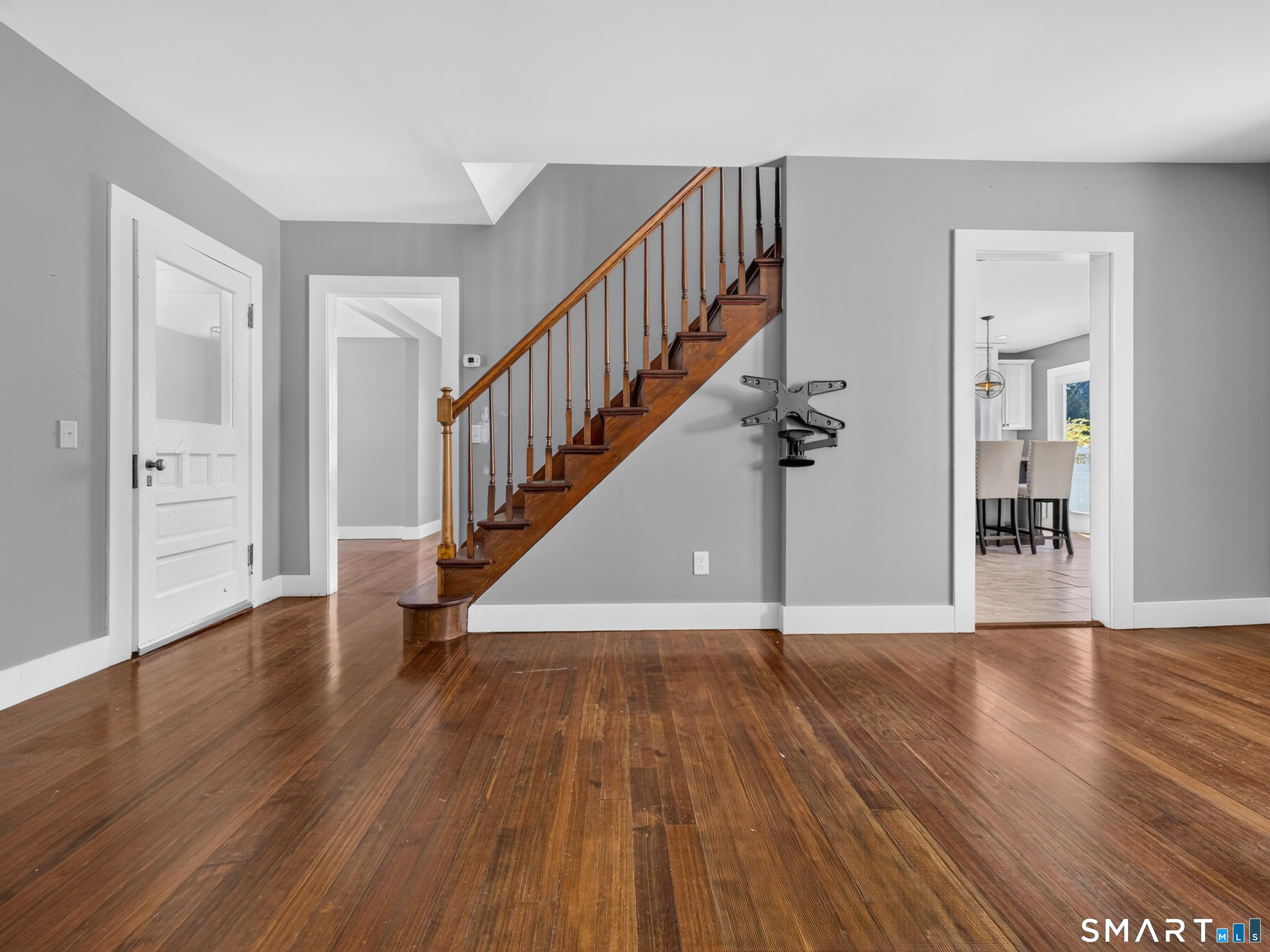 Image 4: Main house living area