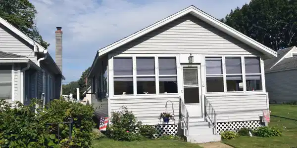 Image 2: 2 BEDROOM COTTAGE