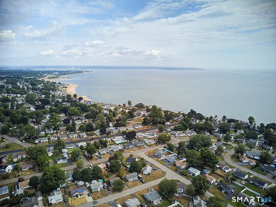 Image 1: Prime location, just blocks from the beach!